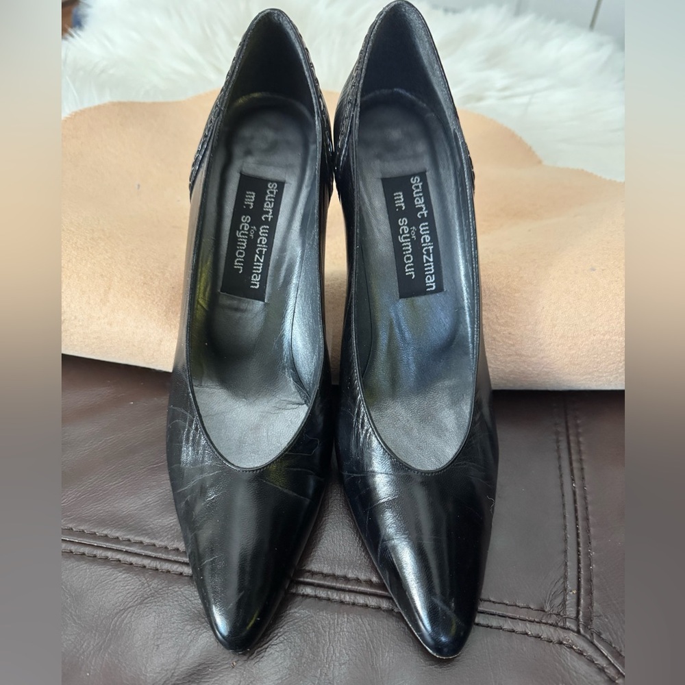 Stuart Weitzman for Mr. Seymour Heels
Black
Size 7W
